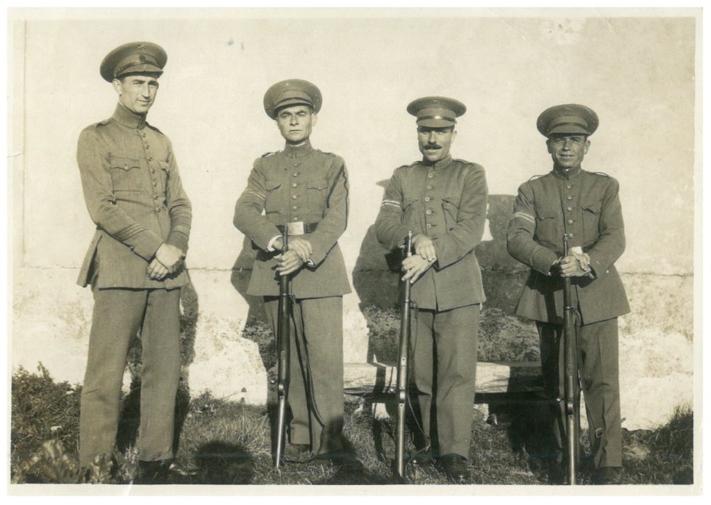 CARABINEROS EN RIBADEO.-